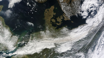 NASA MODIS Image of the Day: April 21, 2010 – Ash plume from Eyjafjallajökull Volcano over northern Europe