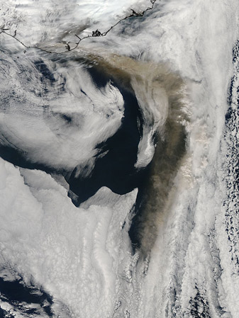 NASA MODIS Image of the Day: May 10, 2010 – New Ash Eruptions from Eyjafjallajökull Volcano, Iceland