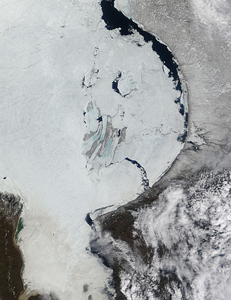 NASA MODIS Image of the Day: June 18, 2009 – Ice Breaking Up in the Hudson Bay, Canada