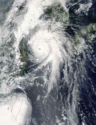 NASA MODIS Image of the Day: September 5, 2010 – Typhoon Kompasu (08W) approaching Korea