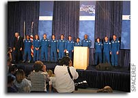 NASA Introduces Astronaut Class of 2004 – The Next Generation of Explorers