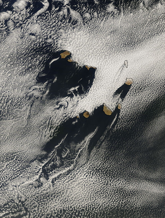 NASA MODIS Image of the Day: May 21, 2007 – Clouds Patterns over the Cape Verde Islands