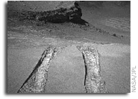 NASA Mars Rover Opportunity Ascends to Level Ground