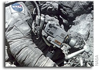 Astronaut health on moon may depend on good dusting