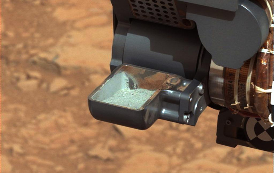 CuriousMars: Rover Poised to Test For Organics Where Habitability Potential is High