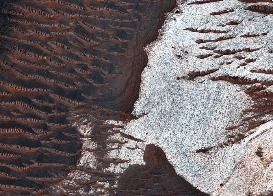 Water-Bearing Rocks in Noctis Labyrinthus