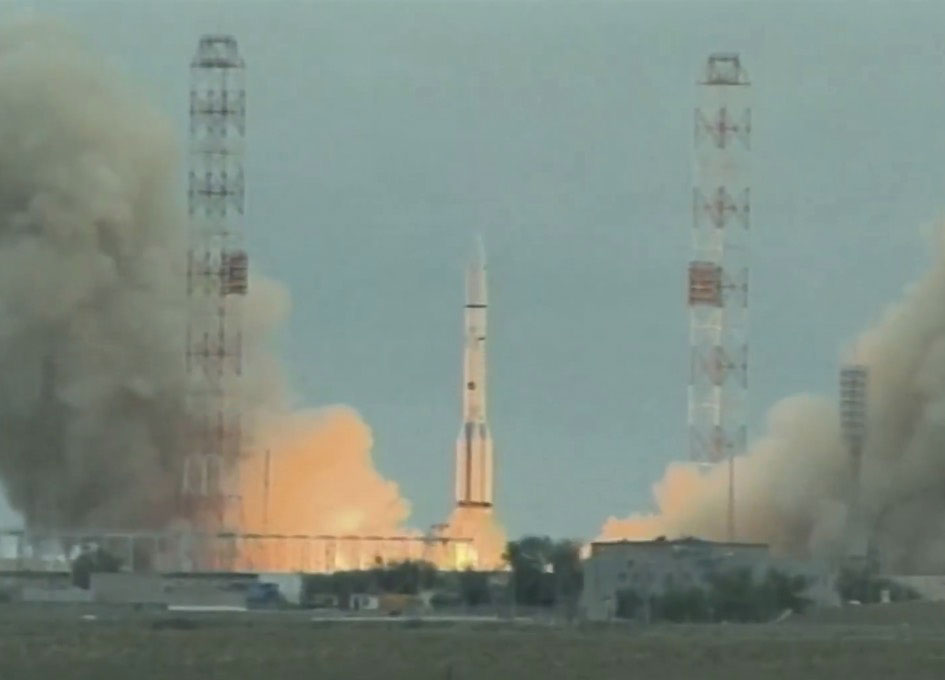 Russian Proton Rocket Experiences Anomaly Shortly After Launch